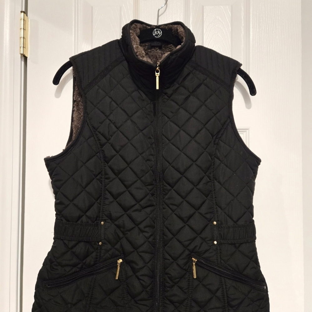 Weatherproof Women's Black Quilted Vest with Gold Accent Small/Chico - Picture 6 of 8